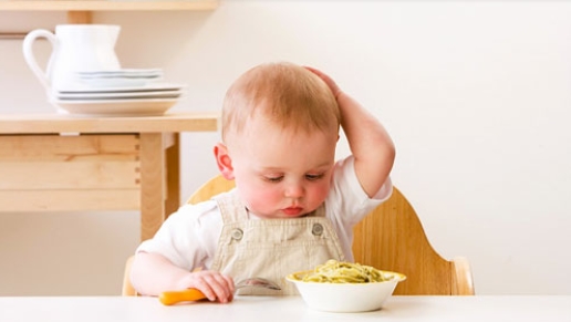 Trẻ 7 tháng tuổi biếng ăn